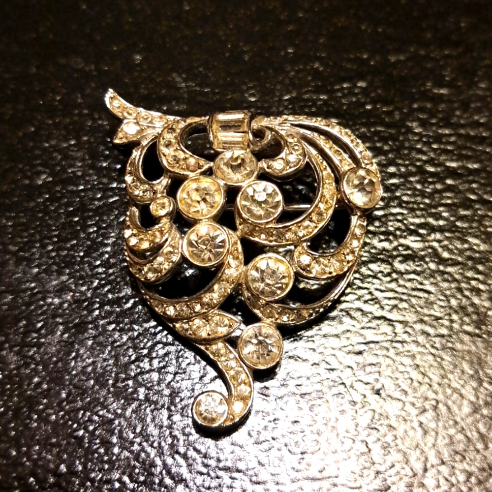 Vintage Rhinestone Brooch